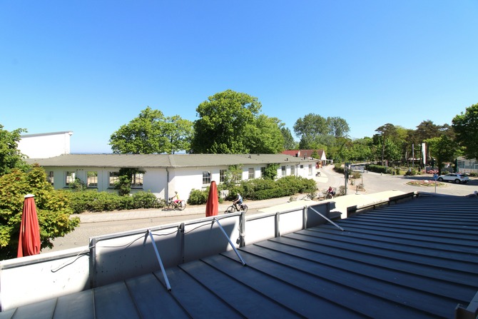 Ferienwohnung in K&uuml;hlungsborn - Appartementanlage Ostseeblick Fewo R&uuml;gen 12 - der gegen&uuml;berliegende Konzertgarten