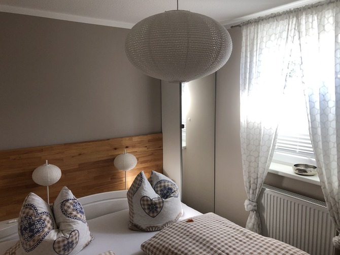 Ferienwohnung in K&uuml;hlungsborn - Kr&uuml;ger - Schlafzimmer mit Doppelbett