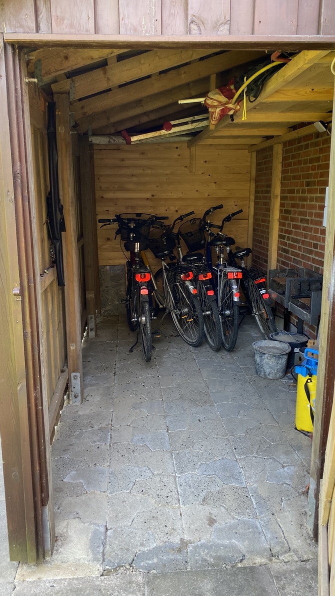 Ferienwohnung in Schönhagen - Prigge - für mitgebrachte Fahrräder ist der Schuppen da