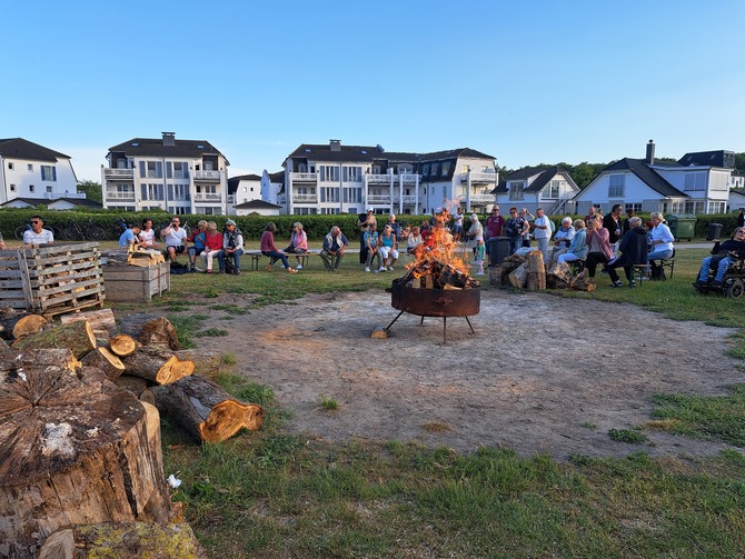 Ferienwohnung in Ostseebad Nienhagen - Urlaubswelt - Sonnenwendfeuer
