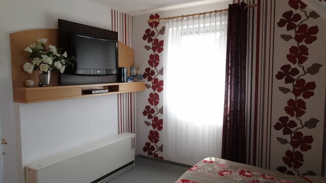 Ferienhaus in Zingst - SONDERPREISE Juni/ September 2025 --- beliebtes FH "Möwe" - nur 2 Minuten vom Strand... WLAN inklusive... - Bild 6